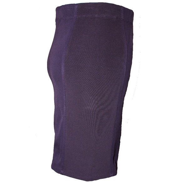 Pencil Skirt that hugs your curves - Picture 2 of 10